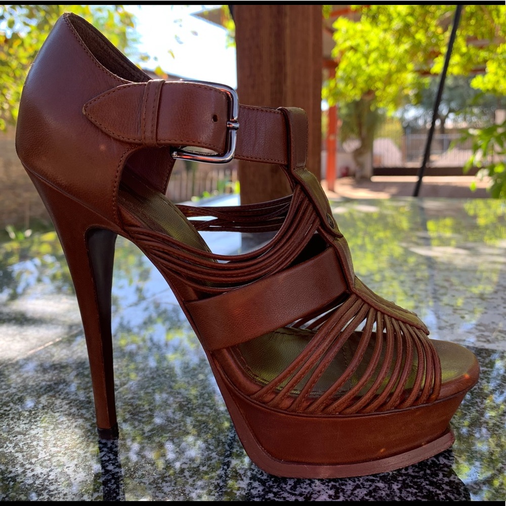 Yves Saint Laurent straps platform sandal 35 1/2